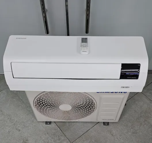 Ar condicionado quente e frio 12.000 BTUs