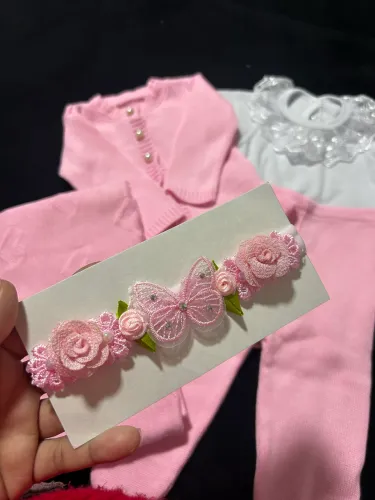 Kit Saída maternidade Menina em Tricô - Casaco, Calça, Body Gola Renda e Manta