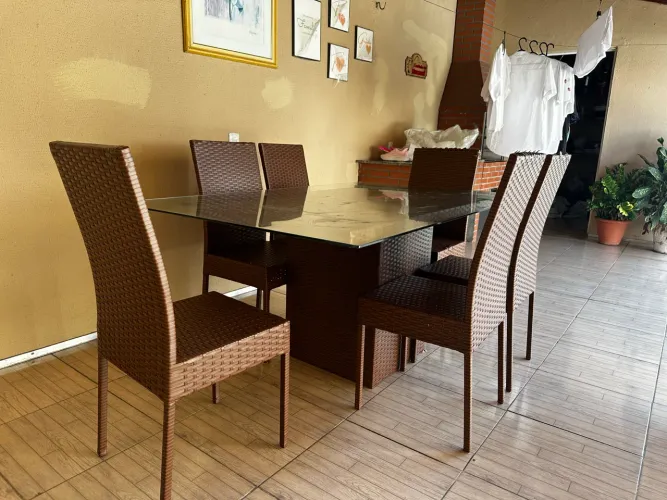 MESA DE JANTAR COM 6 CADEIRAS