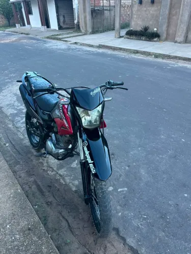 Moto Bros muito bem conservada pronta para rodar