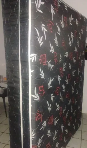 Cama Box usada em bom estado