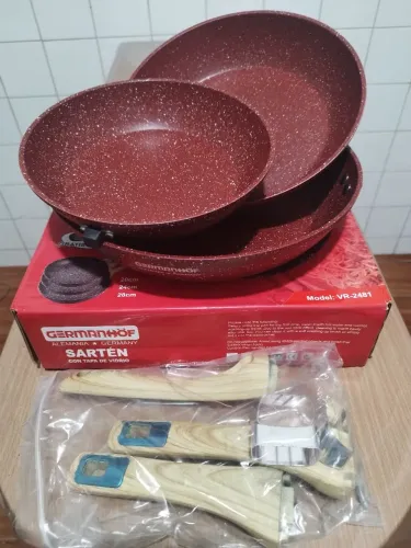 Jogo com 3 frigideiras de rocha vulcânica