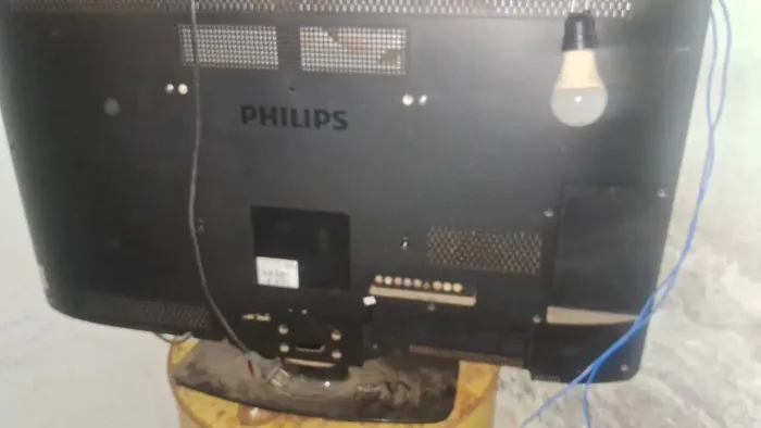 Tv Philips 42 polegadas com defeito 