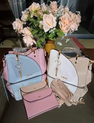 Bolsa Feminina Média Nova + Carteira | Elegante e Moderna | R$149,90 cada.