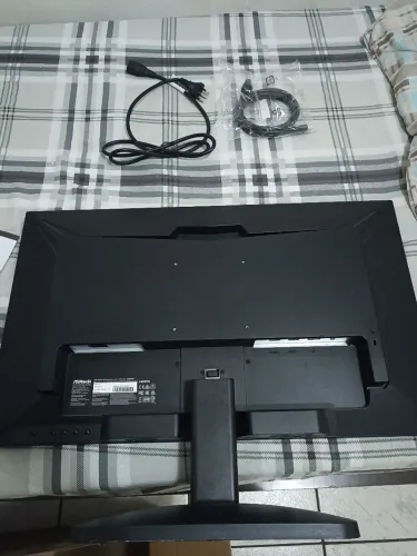 Monitor asrock Phantom gaming quad HD Leia!