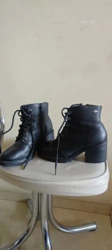 Bota feminina coturno couro