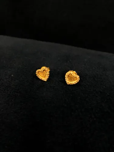 Brinco de coração em ouro 18k fosco cravejado de diamantes
