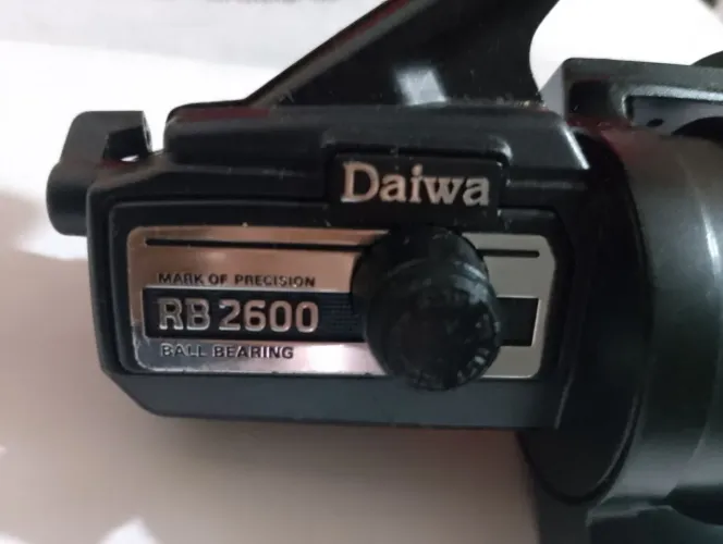 Molinete Daiwa RB 2600 Excelente estado 