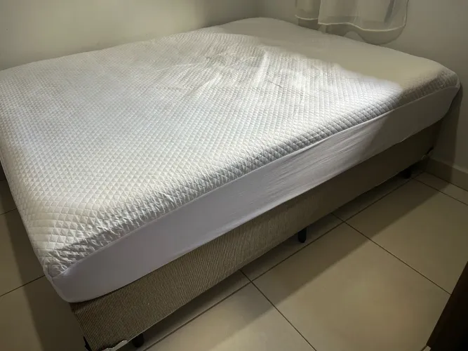 Cama box Queen Plumatex 