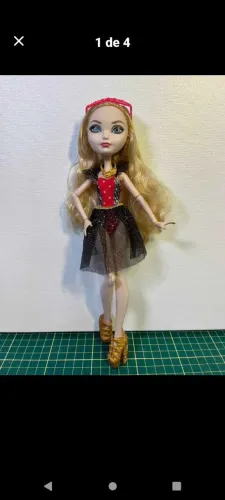 Boneca Ever After High Mirror Beach Apple White
