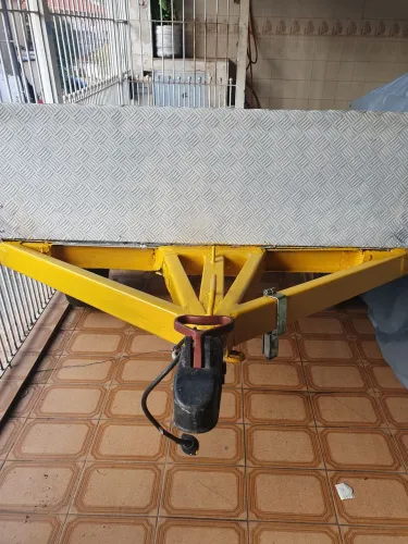 Carretinha 1,30x 3,00 laterais em aluminio