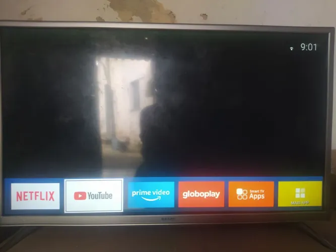 Tv smart Semp tcl 32pol com wi-fi YouTube Netflix funcionando normal