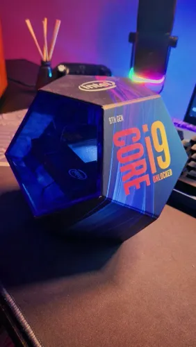 Caixa de acrílico processador i9 9900k nona geraçao