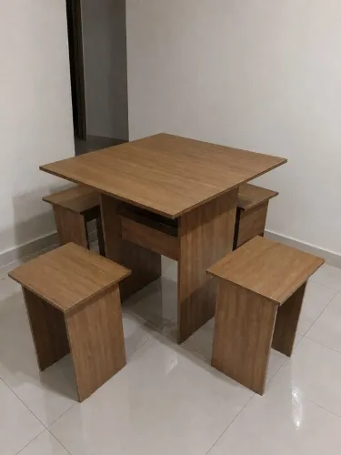 Vende-se mesa 100% MDF nova