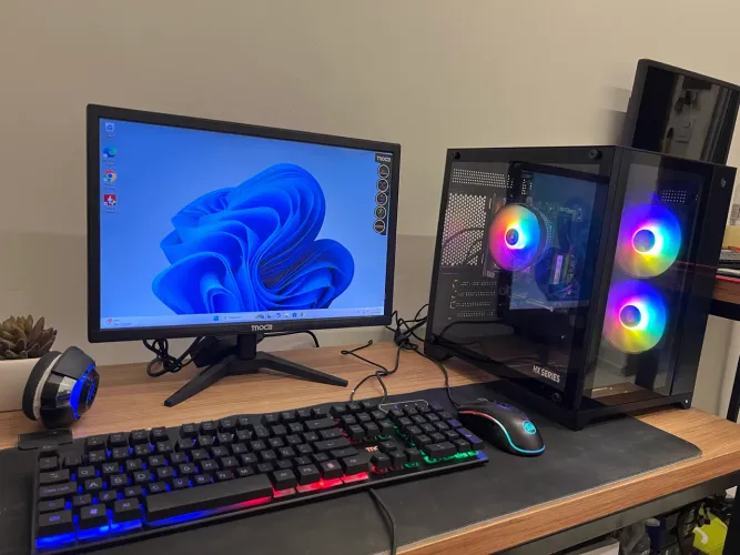 Pc com i5, 8gb e ssd de 240(ler descrição)