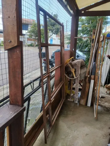 2 janelas de ferro SEM VIDROS