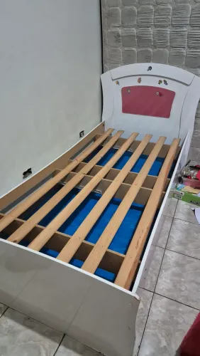 Bicama Infantil Rosa e Branca com detalhes de uso + guarda roupa de brinde