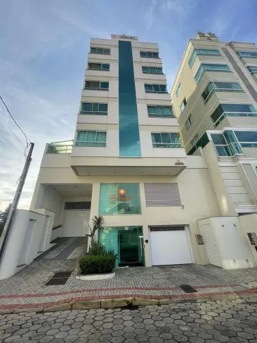 Apartamento - 2 dormitórios - 1 Suíte - localizado em Itapema / Meia Praia REF: DW649945
