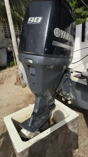 Motor Yamaha 90 HP Seminovo