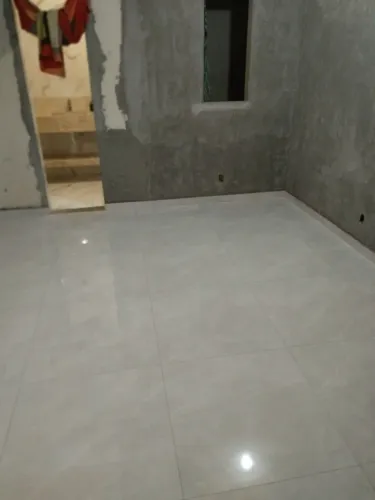 Pedreiro de acabamento disponível *