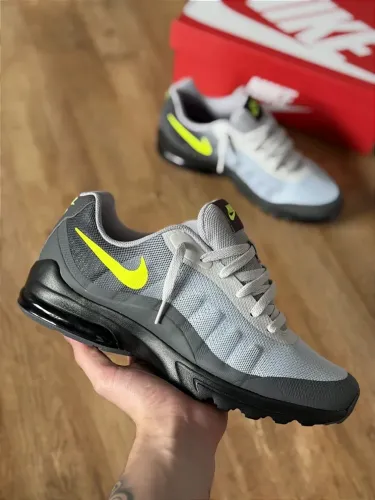 Nike air max invigor