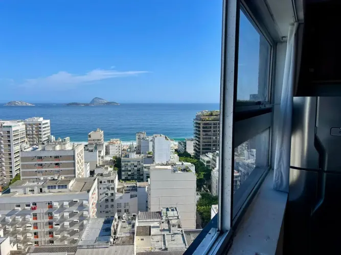 Imóvel para aluguel possui 52 metros quadrados com 1 quarto em Leblon - Rio de Janeiro - R