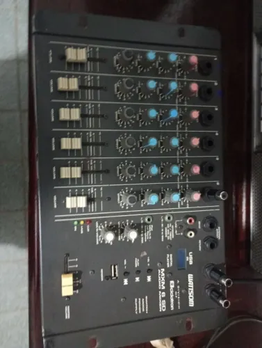 Mesa som watsom com pendrive 