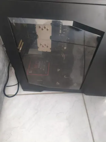 Vendo Pc Xeon 2620,sem placa de vídeo, acompanha monitor de 60hz e um teclado de membrana