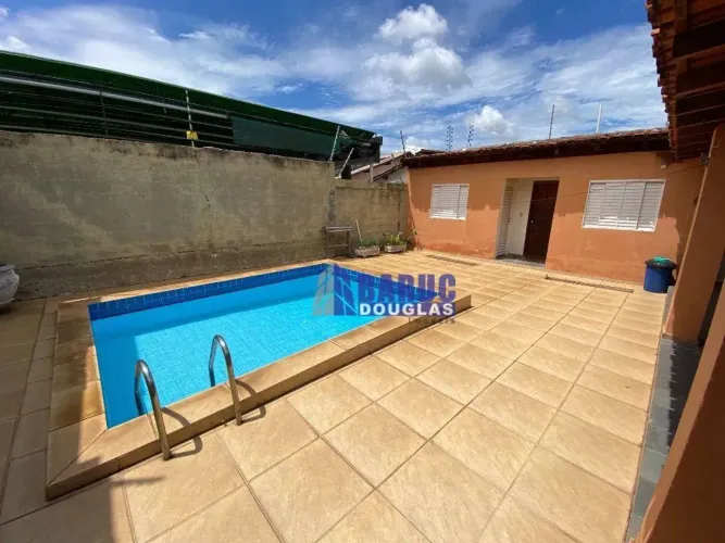 Casa térrea com 4 quartos com 235 m² no alto do bairro Jardim Cuiabá R$ 1.080.000 - aceita