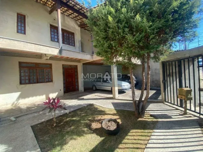 Casa 4 Quartos , 3 Banheiros , 4 Vagas no Serrano