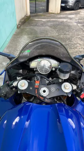 Yamaha R1. 1000 vc