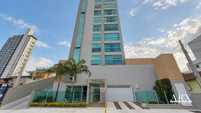 APARTAMENTO SEMIMOBILIADO À VENDA NO BAIRRO VELHA BLUMENAU