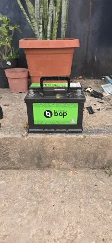 Bateria de Carro 60 ampere esta boa