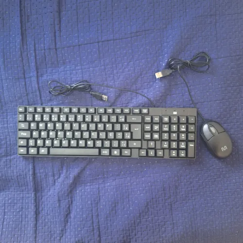 Kit teclado e mouse com fio