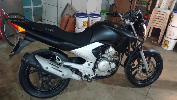 Vendo fazer 250 2010, em ótimo estado de conservação