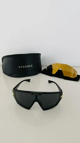 óculos de sol versace com clip-on 0ve4461 gb1/8747 acetato preto com lentes na cor cinza e