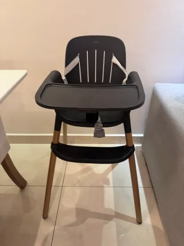 Cadeirinha de alimentação bebê