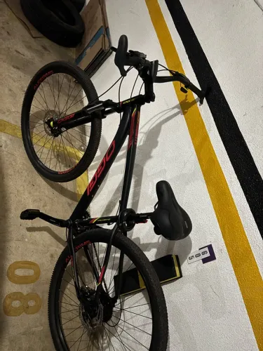 BICICLETA OGGI HACKER HDS ARO 29 - 24 VELOCIDADES - SEMINOVA / POUQUÍSSIMO USO