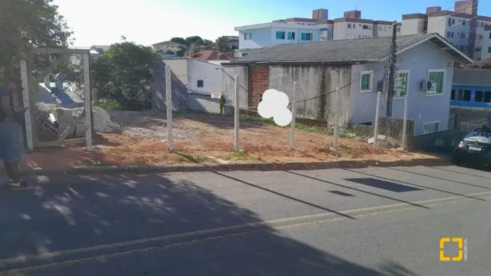 Terreno à venda com 426m2 no Jardim Atlântico, Florianópolis - SC.