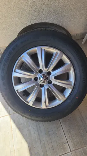 Rodas aro 18 amarok com pneus novos
