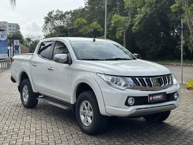 Mitsubishi L200 Triton Sport HPE 2.4 CD Diesel Aut. 2017