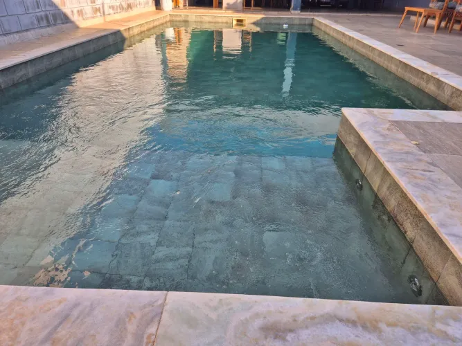 EDICULA COM PISCINA