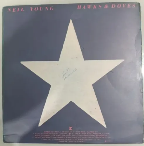 LP vinil Neil Young Hawks & doves