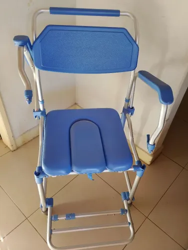 Vende-se cadeira de banho