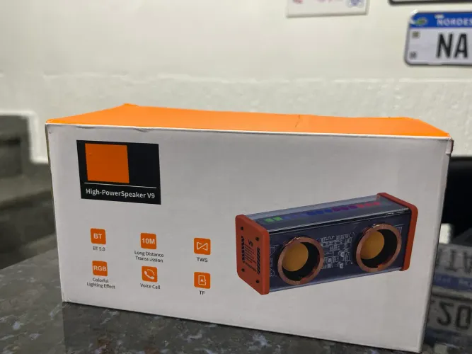 Caixa de Som Bluetooth V9 - Alta Potência + Luzes RGB ?