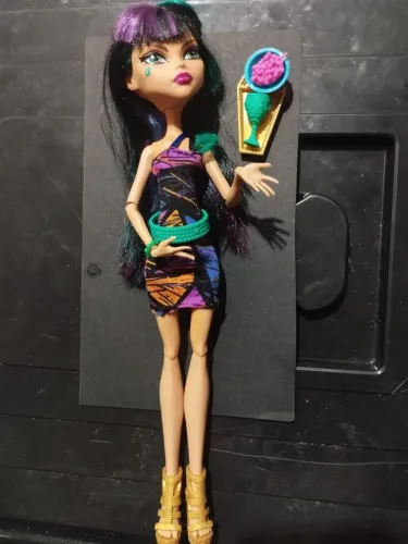 Monsters high Cleo de Nile Crepateiria com bandeija dourada copo e comida