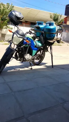 Entregador gás e agua.