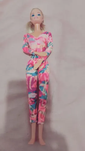 Barbie anos 90 toda articulada