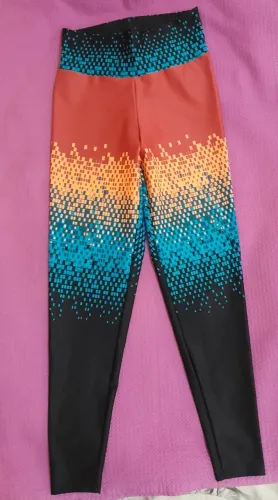 Vendo calça legging Nova de poliamida 6.6, fio Emana. Tamanho G da Mega Fitness. 