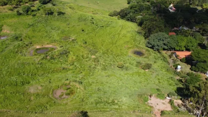 Sítio com 1 dormitório à venda, 33000 m² por R$ 450.000,00 - Rural - Marília/SP